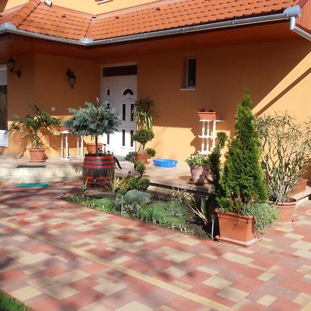 Gal Apartmanhaz Harkany Exterior photo